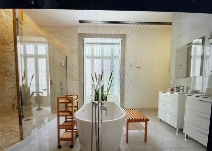 Casa Palacio En Con Piscina Privada ヴィラ *